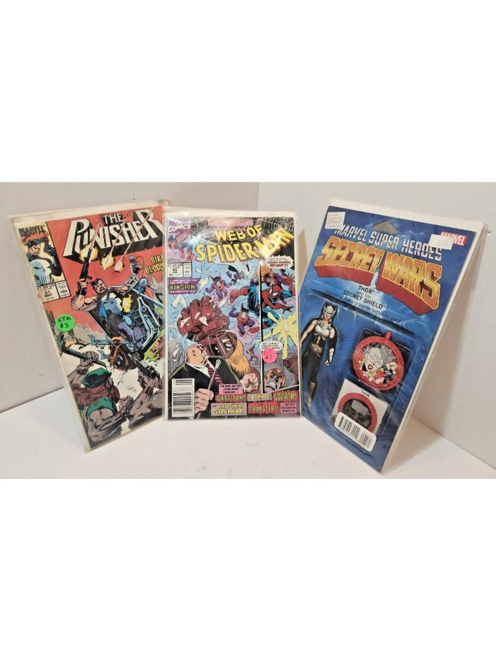 Lot of 3 Vintage Comic Books Punisher Spiderman Secret Wars